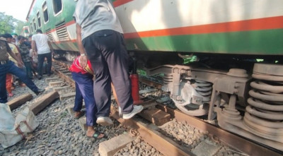 জয়পুরহাটে কুড়িগ্রাম এক্সপ্রেসের বগি লাইনচ্যুত, ৫ ঘণ্টা পর ট্রেন চলাচল স্বাভাবিক 